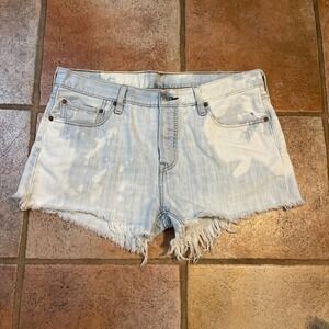 Levi’s 501 bleached cut off shorts